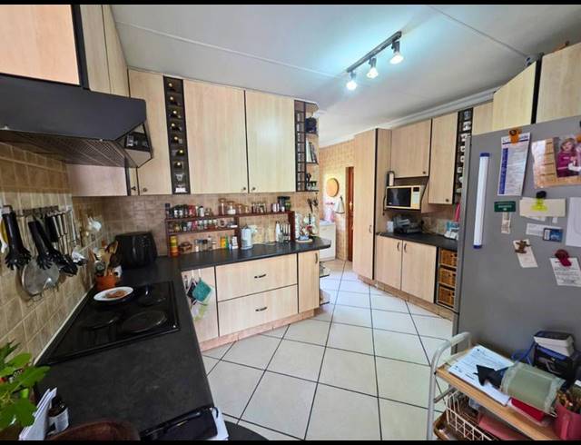 3 BEDROOM HOUSE FOR SALE IN GLEN MARAIS